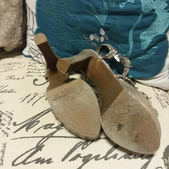 Lavender /gray silver platform heels - Picture 5 of 11